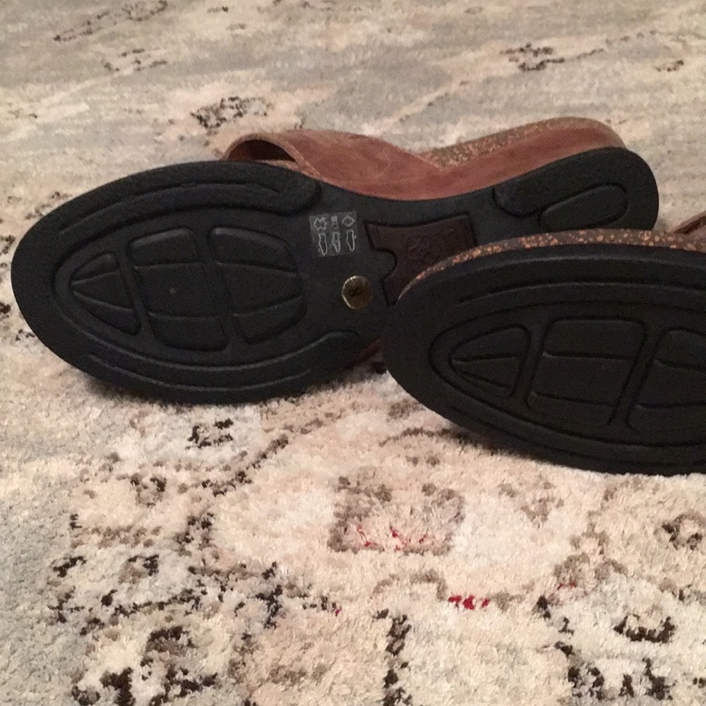 NEW ARAIT LEATHER SANDALS - Picture 4 of 5